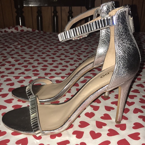 Silver & mirror open toe Aldo heels (8.5) - Picture 3 of 9